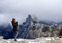 체력 관리와 병 예방에 효과적인 프로그램 person on top of mountain