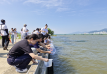 낙동강 하구에 어린 동남참게 10만 마리 방류, 청년세대 동참